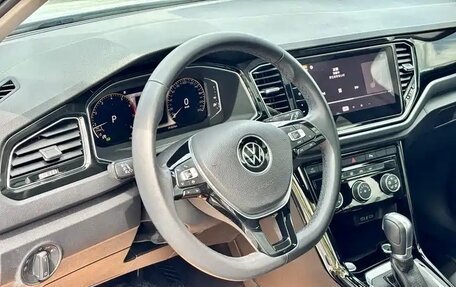 Volkswagen T-Roc I, 2022 год, 1 952 000 рублей, 13 фотография