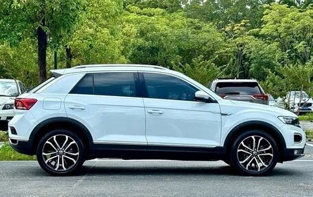 Volkswagen T-Roc I, 2022 год, 1 952 000 рублей, 7 фотография