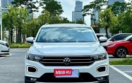 Volkswagen T-Roc I, 2022 год, 1 952 000 рублей, 2 фотография