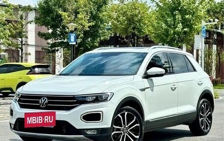 Volkswagen T-Roc I, 2022 год, 1 952 000 рублей, 3 фотография