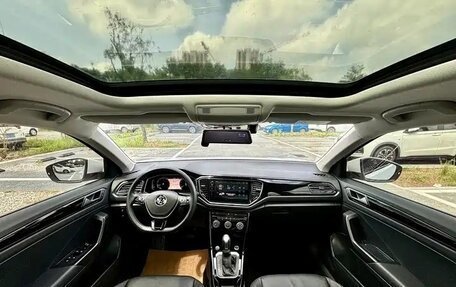 Volkswagen T-Roc I, 2022 год, 1 952 000 рублей, 19 фотография