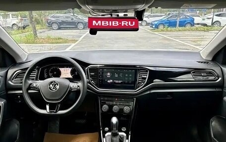 Volkswagen T-Roc I, 2022 год, 1 952 000 рублей, 17 фотография