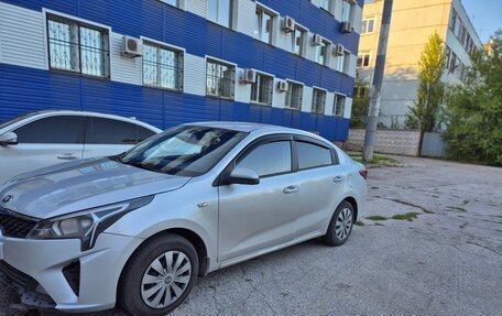 KIA Rio IV, 2021 год, 1 200 000 рублей, 2 фотография