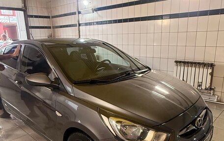 Hyundai Solaris II рестайлинг, 2011 год, 620 000 рублей, 6 фотография