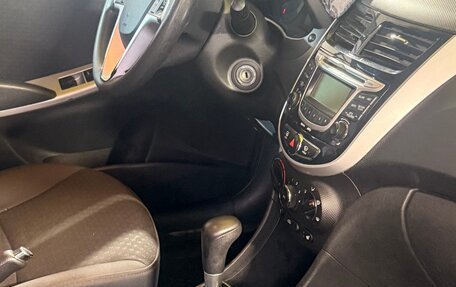 Hyundai Solaris II рестайлинг, 2011 год, 620 000 рублей, 9 фотография