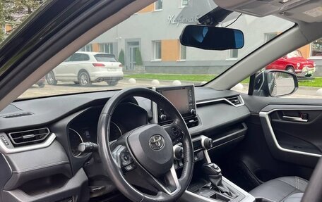Toyota RAV4, 2020 год, 2 490 000 рублей, 24 фотография
