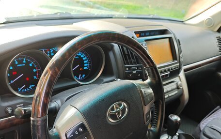 Toyota Land Cruiser 200, 2011 год, 3 600 000 рублей, 18 фотография