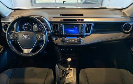 Toyota RAV4, 2019 год, 2 410 000 рублей, 8 фотография