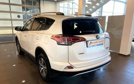 Toyota RAV4, 2019 год, 2 410 000 рублей, 4 фотография