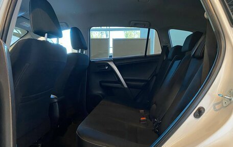 Toyota RAV4, 2019 год, 2 410 000 рублей, 23 фотография