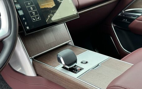 Land Rover Range Rover IV рестайлинг, 2025 год, 30 700 000 рублей, 5 фотография