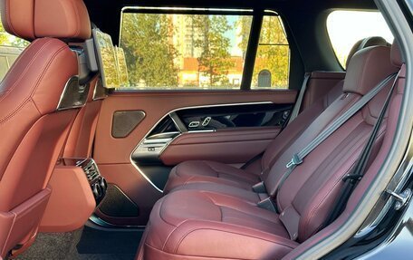 Land Rover Range Rover IV рестайлинг, 2025 год, 30 700 000 рублей, 11 фотография