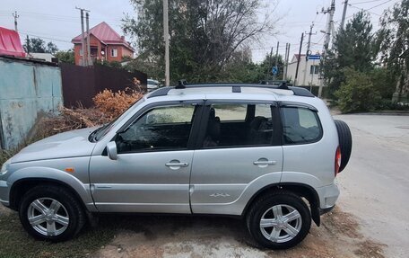Chevrolet Niva I рестайлинг, 2010 год, 555 000 рублей, 3 фотография