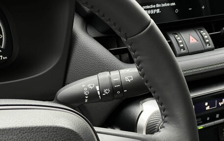 Toyota RAV4, 2025 год, 4 090 000 рублей, 13 фотография