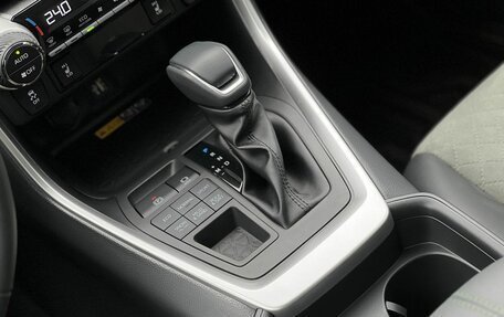 Toyota RAV4, 2025 год, 4 090 000 рублей, 19 фотография
