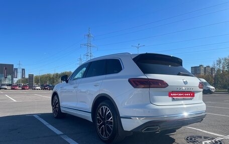 Volkswagen Touareg III, 2019 год, 4 700 000 рублей, 7 фотография