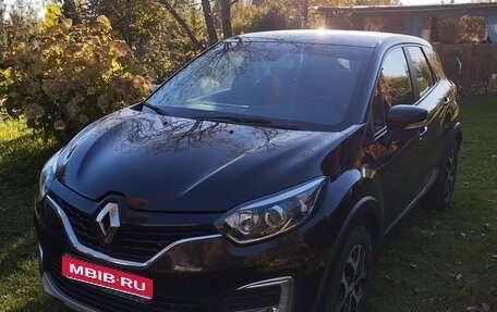 Renault Kaptur I рестайлинг, 2017 год, 1 380 000 рублей, 1 фотография