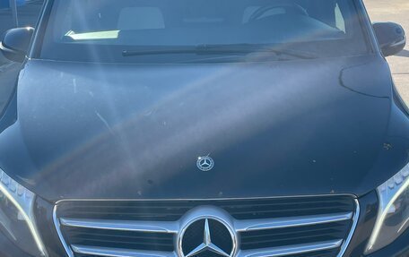Mercedes-Benz V-Класс, 2018 год, 5 500 000 рублей, 4 фотография