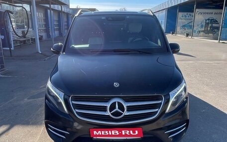 Mercedes-Benz V-Класс, 2018 год, 5 500 000 рублей, 3 фотография