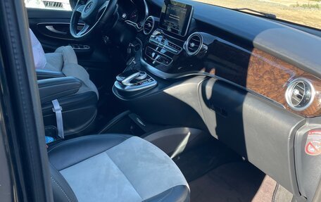 Mercedes-Benz V-Класс, 2018 год, 5 500 000 рублей, 10 фотография