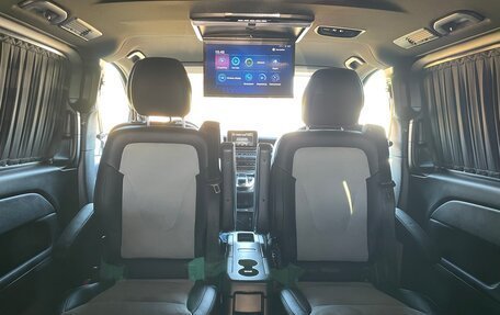 Mercedes-Benz V-Класс, 2018 год, 5 500 000 рублей, 15 фотография