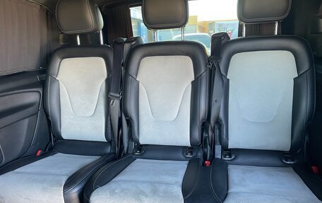 Mercedes-Benz V-Класс, 2018 год, 5 500 000 рублей, 14 фотография