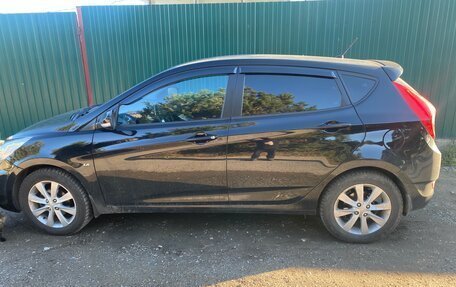 Hyundai Solaris II рестайлинг, 2013 год, 900 000 рублей, 2 фотография