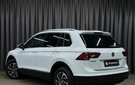 Volkswagen Tiguan II, 2019 год, 2 399 777 рублей, 2 фотография