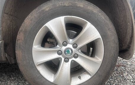 Skoda Yeti I рестайлинг, 2013 год, 1 099 000 рублей, 10 фотография