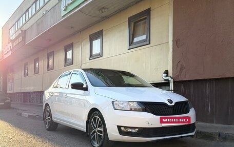 Skoda Rapid I, 2018 год, 1 100 000 рублей, 2 фотография