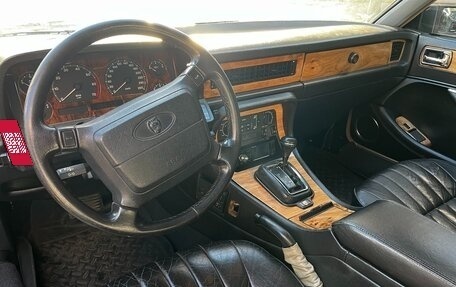 Jaguar XJ III (X350), 1993 год, 1 200 000 рублей, 8 фотография