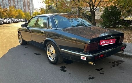 Jaguar XJ III (X350), 1993 год, 1 200 000 рублей, 18 фотография