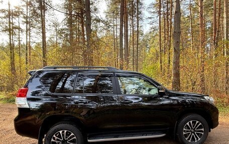 Toyota Land Cruiser Prado 150 рестайлинг 2, 2013 год, 2 900 000 рублей, 6 фотография