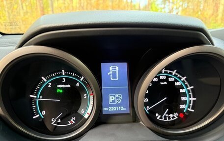 Toyota Land Cruiser Prado 150 рестайлинг 2, 2013 год, 2 900 000 рублей, 23 фотография