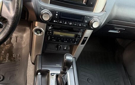 Toyota Land Cruiser Prado 150 рестайлинг 2, 2013 год, 2 900 000 рублей, 22 фотография