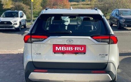 Toyota RAV4, 2025 год, 3 950 000 рублей, 6 фотография