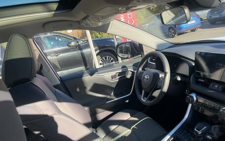 Toyota RAV4, 2025 год, 3 950 000 рублей, 16 фотография