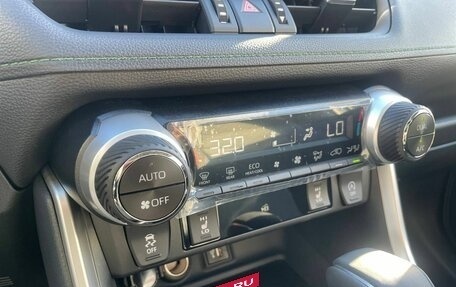 Toyota RAV4, 2025 год, 3 950 000 рублей, 14 фотография