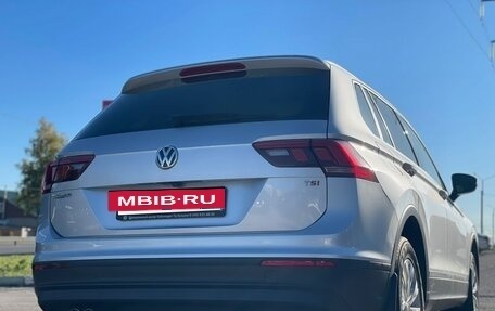 Volkswagen Tiguan II, 2017 год, 2 050 000 рублей, 4 фотография