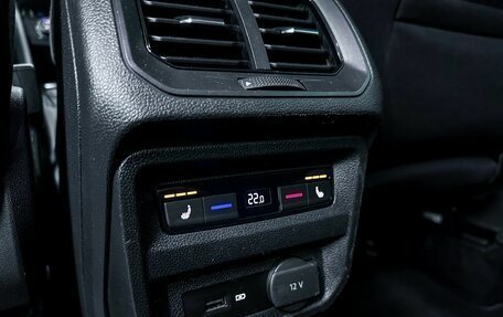Volkswagen Tiguan II, 2020 год, 3 200 000 рублей, 23 фотография
