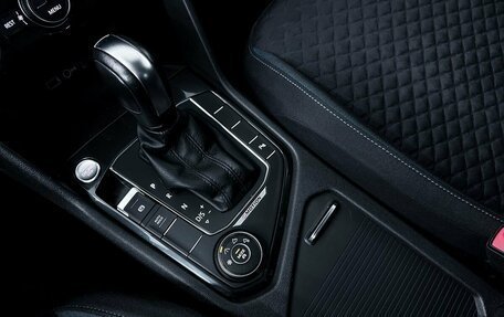 Volkswagen Tiguan II, 2020 год, 3 200 000 рублей, 17 фотография