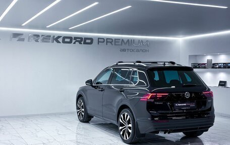Volkswagen Tiguan II, 2020 год, 3 200 000 рублей, 24 фотография