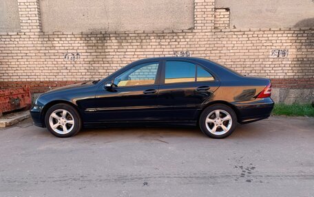 Mercedes-Benz C-Класс, 2005 год, 850 000 рублей, 1 фотография