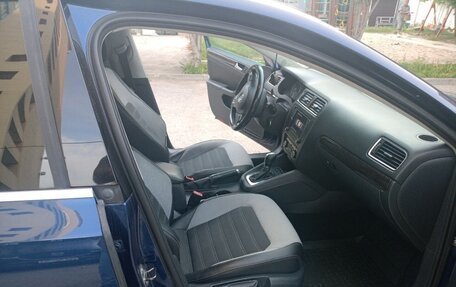 Volkswagen Jetta VI, 2011 год, 780 000 рублей, 6 фотография