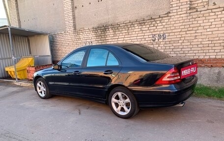 Mercedes-Benz C-Класс, 2005 год, 850 000 рублей, 2 фотография