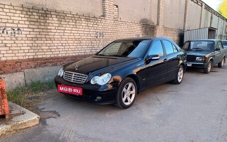 Mercedes-Benz C-Класс, 2005 год, 850 000 рублей, 3 фотография