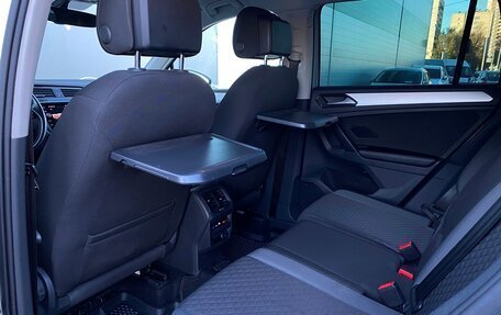 Volkswagen Tiguan II, 2017 год, 1 994 800 рублей, 8 фотография