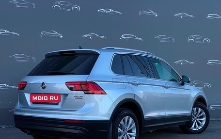Volkswagen Tiguan II, 2017 год, 1 994 800 рублей, 2 фотография