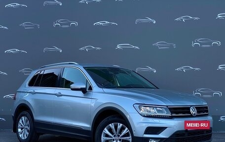 Volkswagen Tiguan II, 2017 год, 1 994 800 рублей, 3 фотография