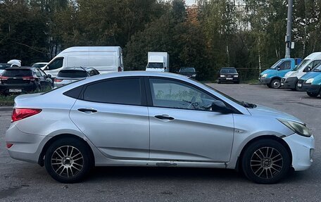 Hyundai Solaris II рестайлинг, 2012 год, 600 000 рублей, 3 фотография